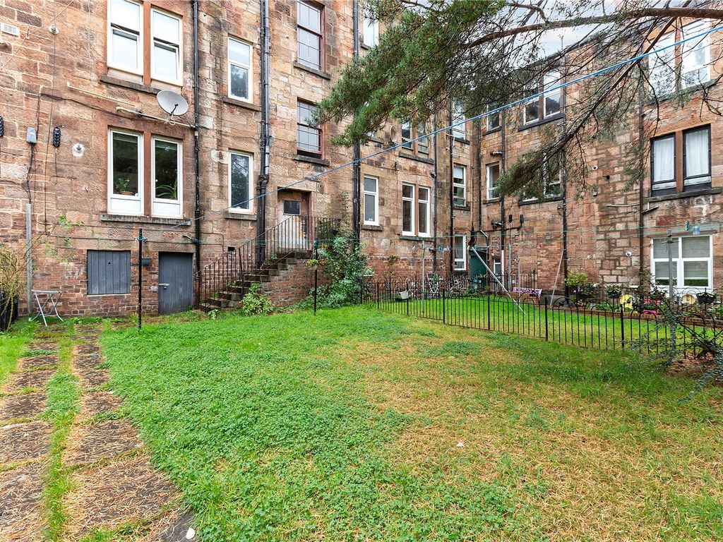 2 bed flat for sale in Parkhill Drive, Rutherglen, Glasgow, South Lanarkshire G73, £135,000