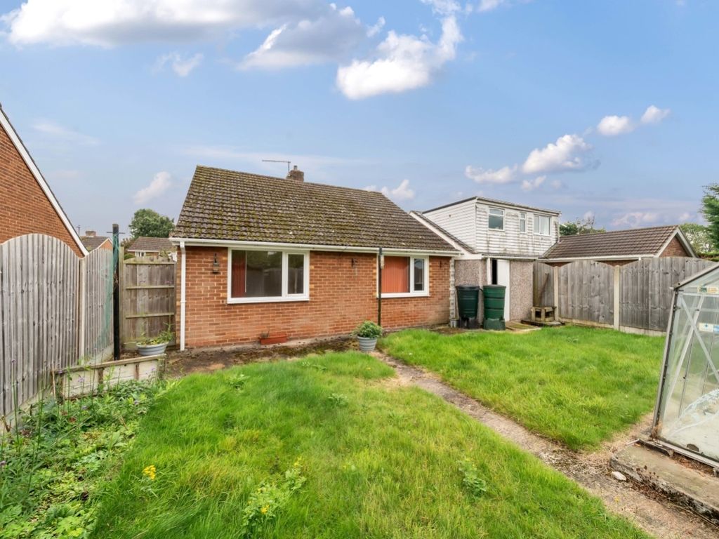 2 bed bungalow for sale in Minster Drive, Cherry Willingham LN3, £195,000