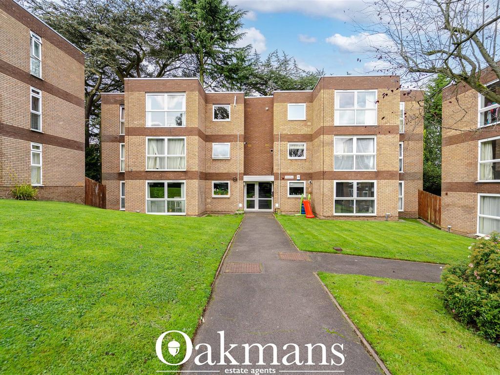 3 bed flat for sale in Seymour Close, Selly Park, Birmingham B29, £195,000