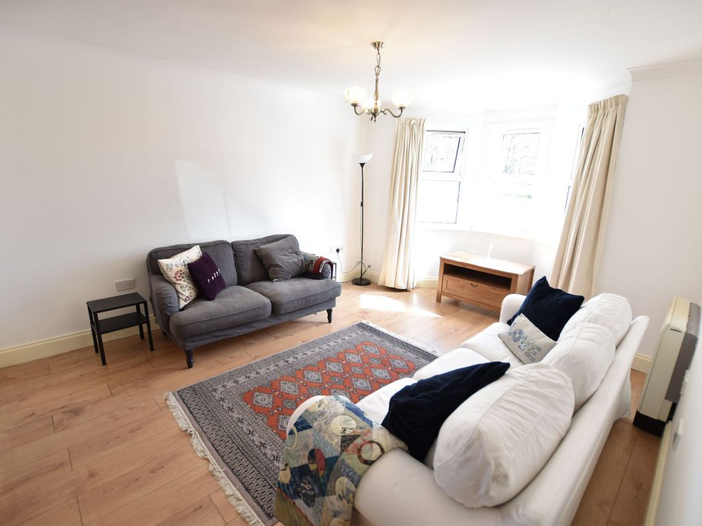 2 bed flat for sale in Hayling House, The Spinnakers, Aigburth. L19, £150,000