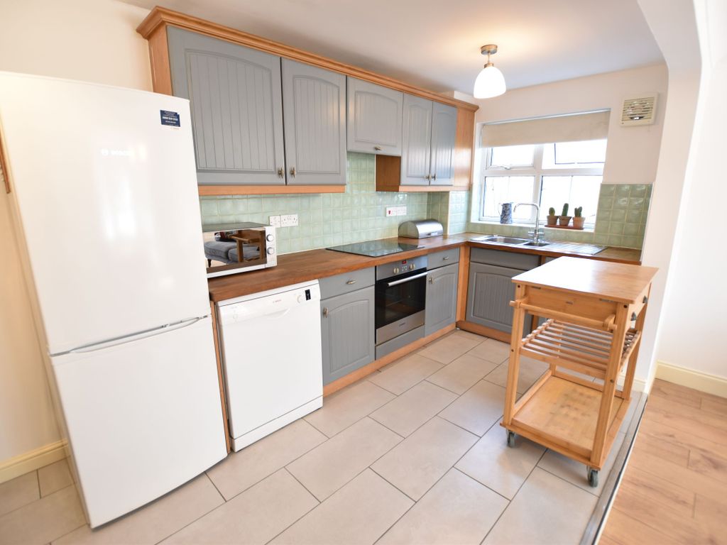 2 bed flat for sale in Hayling House, The Spinnakers, Aigburth. L19, £150,000