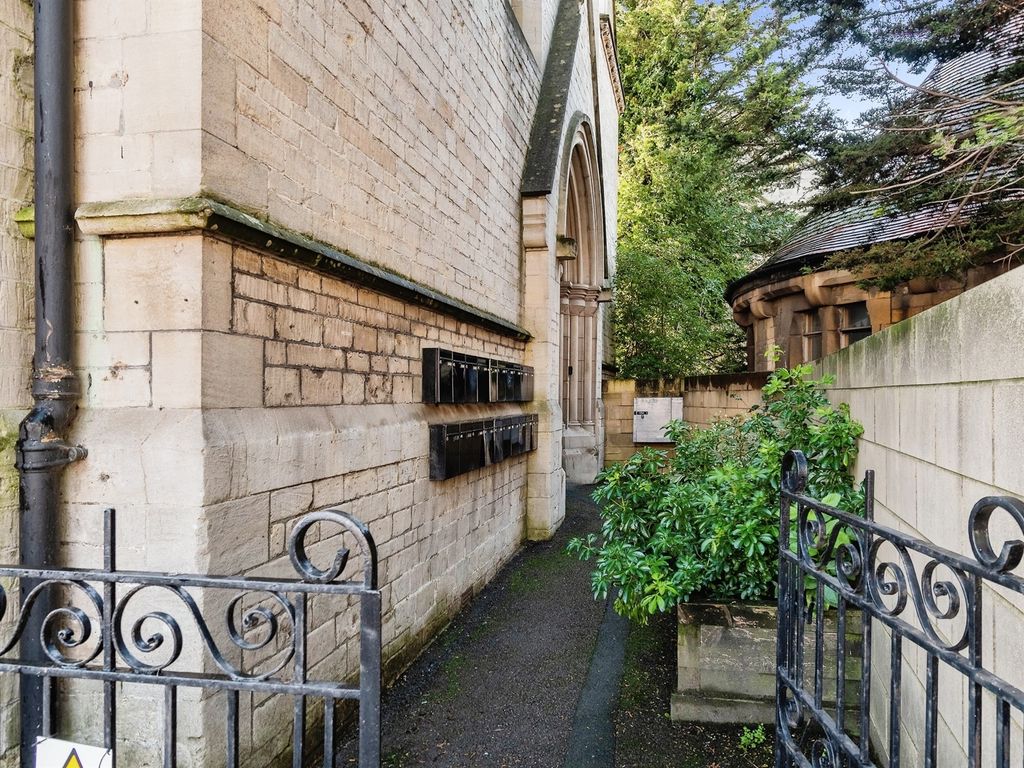 1 bed flat for sale in Lower Bristol Road, Bath BA2, £156,250