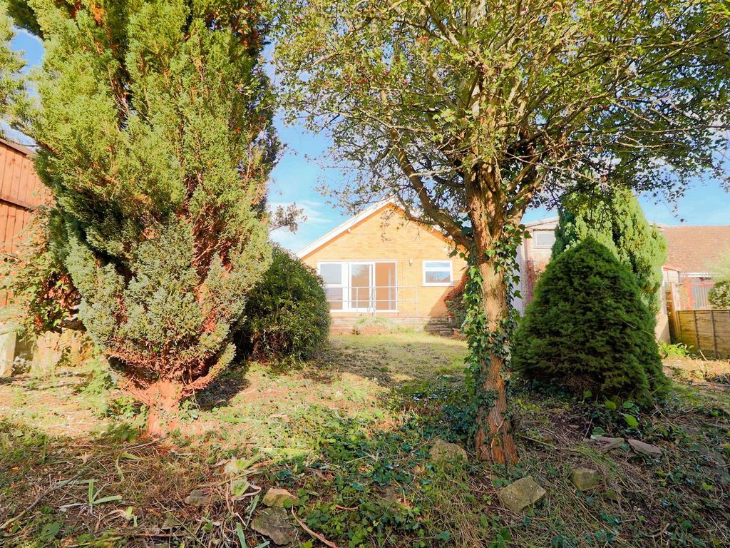 2 bed detached bungalow for sale in Kenelm Rise, Winchcombe, Cheltenham GL54, £325,000