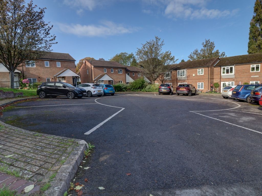 1 bed maisonette for sale in Gatensbury Place, Clifford Road, Princes Risborough HP27, £180,000