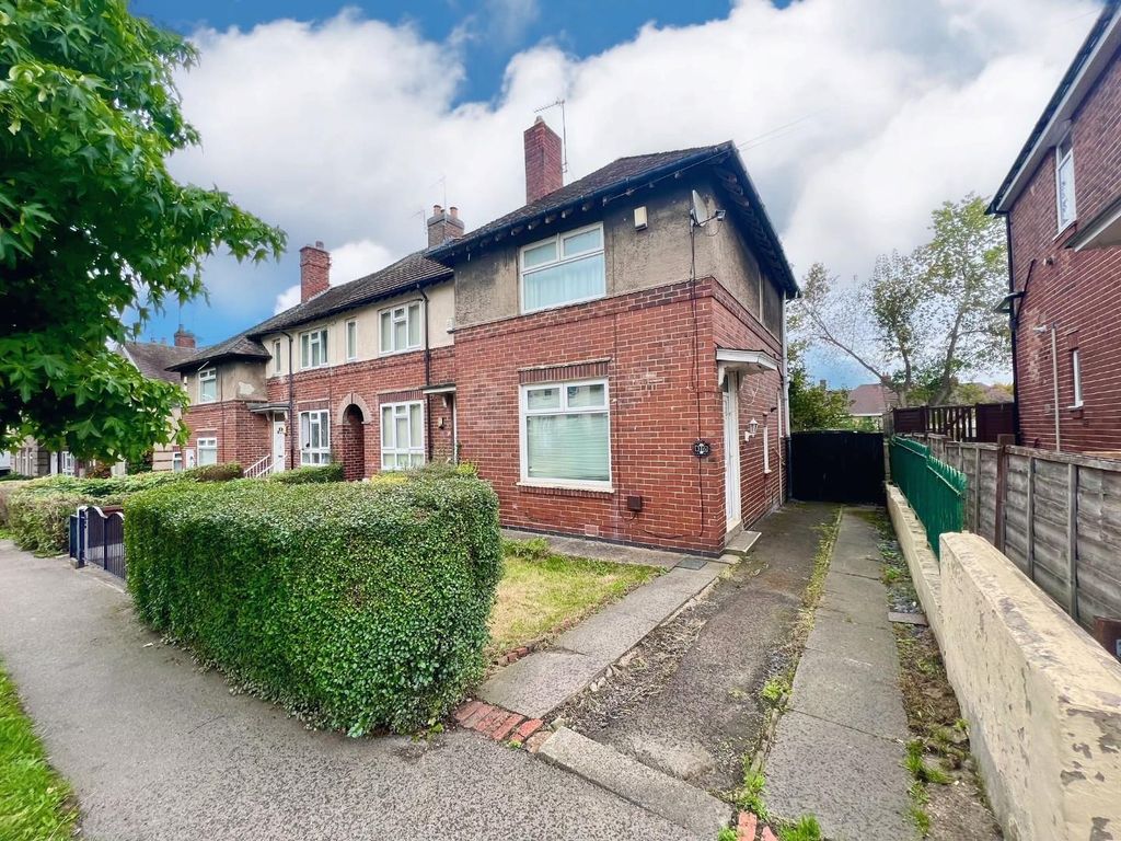 2 bed end terrace house for sale in Shirehall Road, Sheffield S5, £95,000