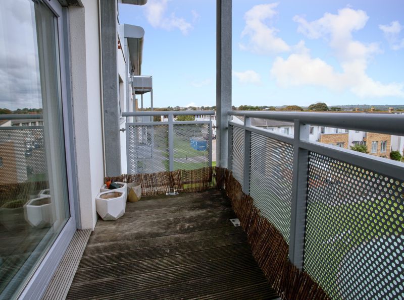 2 bed flat for sale in Stone Close, Walking Distance To Poole Quay, Poole BH15, £240,000