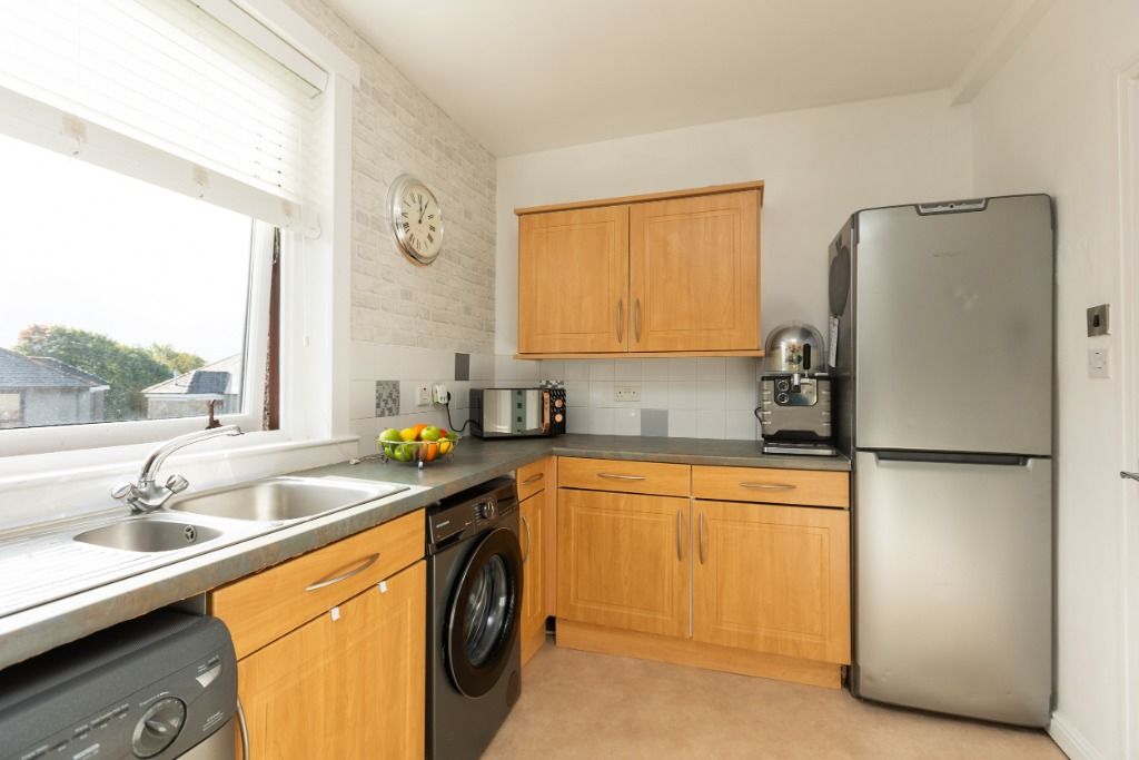 2 bed flat for sale in Dundas Street, Bathgate, West Lothian EH48, £98,000