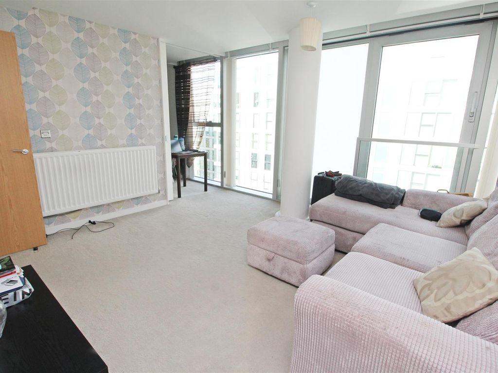 1 bed flat for sale in Rillaton Walk, Milton Keynes MK9, £160,000