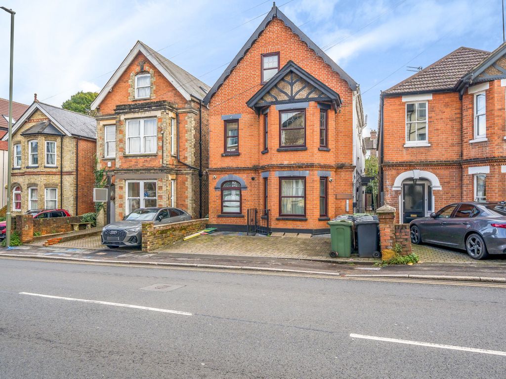 1 bed flat for sale in 32 Farnham Road, Guildford GU2, £260,000