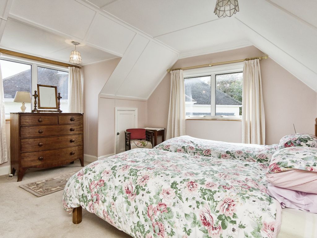 3 bed bungalow for sale in Alderbury Road, Newport, Isle Of Wight PO30, £325,000