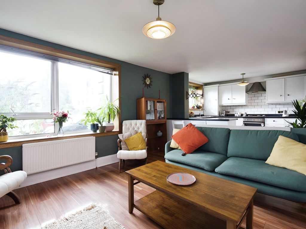 2 bed flat for sale in Blackthorn Court, Edinburgh EH4, £180,000