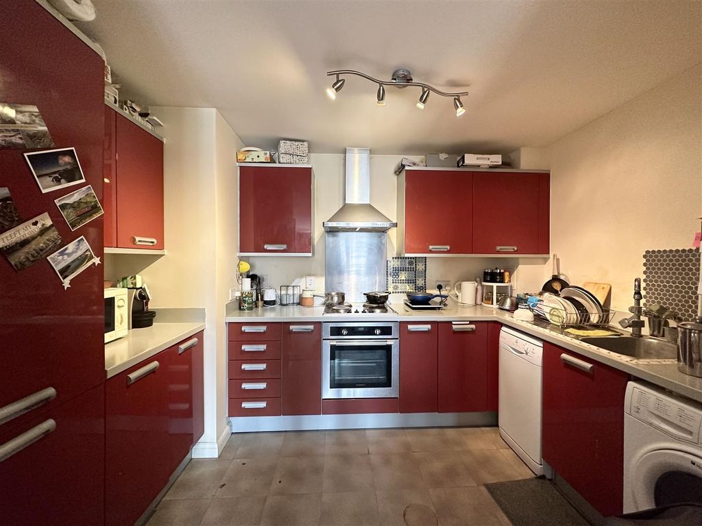 1 bed flat for sale in Kennet Street, Reading RG1, £250,000