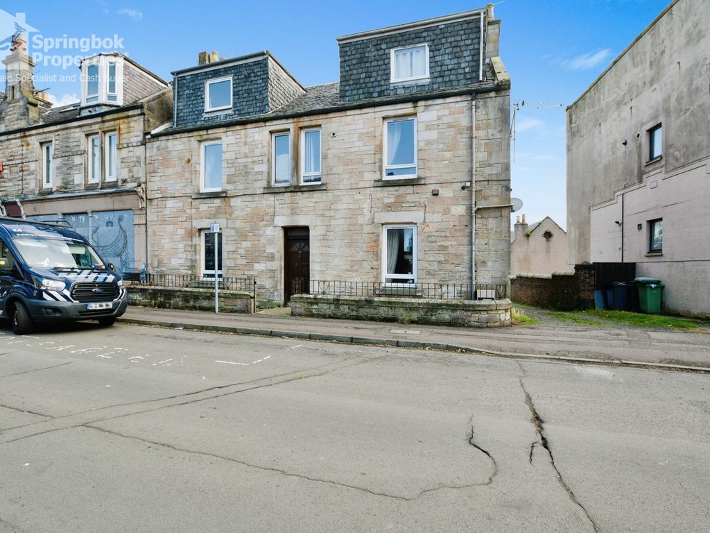 4 bed flat for sale in Randolph Street, Buckhaven, Levenmouth, Fife KY8, £70,000