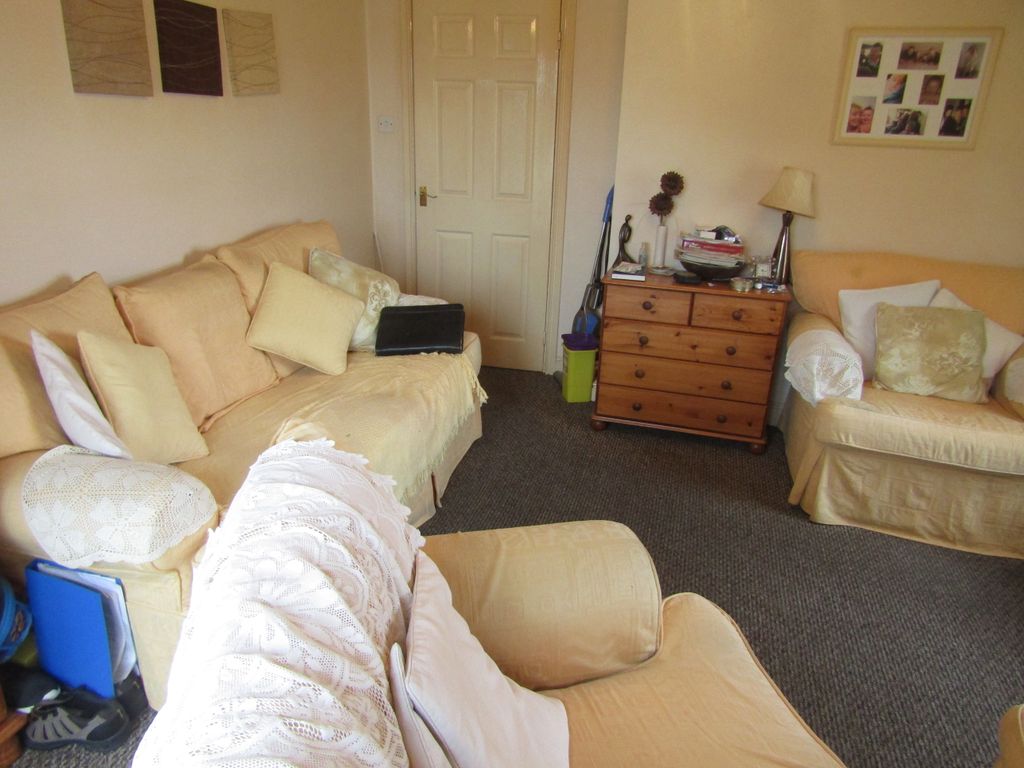 2 bed flat for sale in Woodland Court, Porthcawl CF36, £149,995
