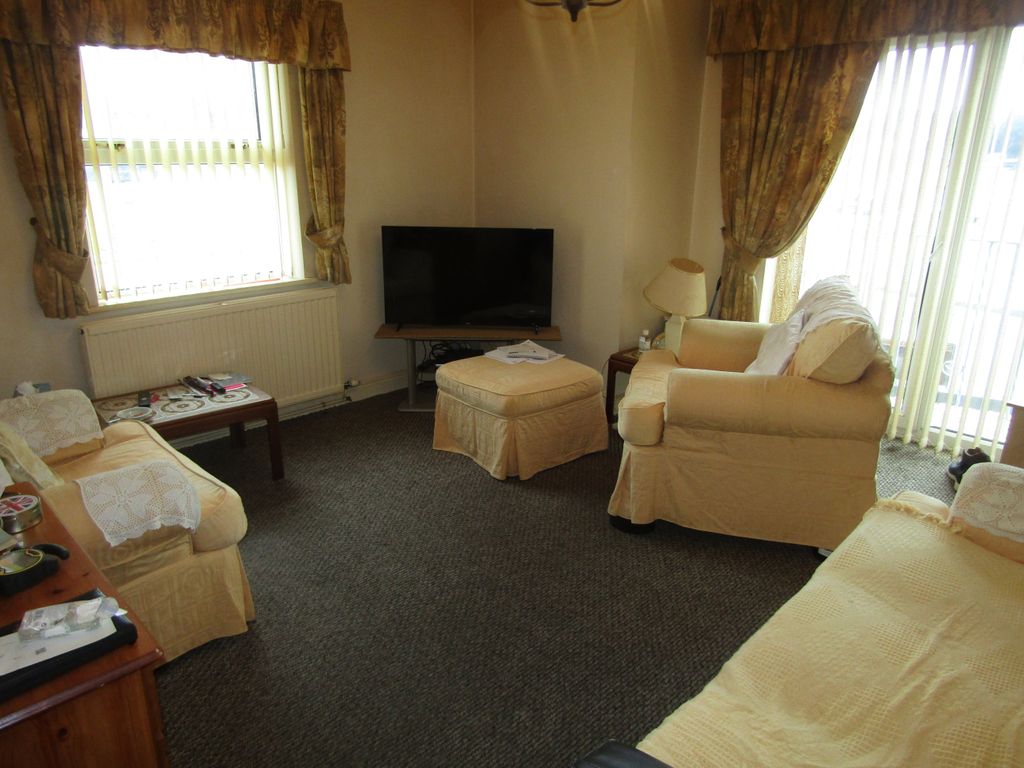 2 bed flat for sale in Woodland Court, Porthcawl CF36, £149,995