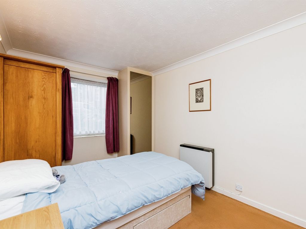 1 bed flat for sale in Midland Drive, Sutton Coldfield B72, £95,000