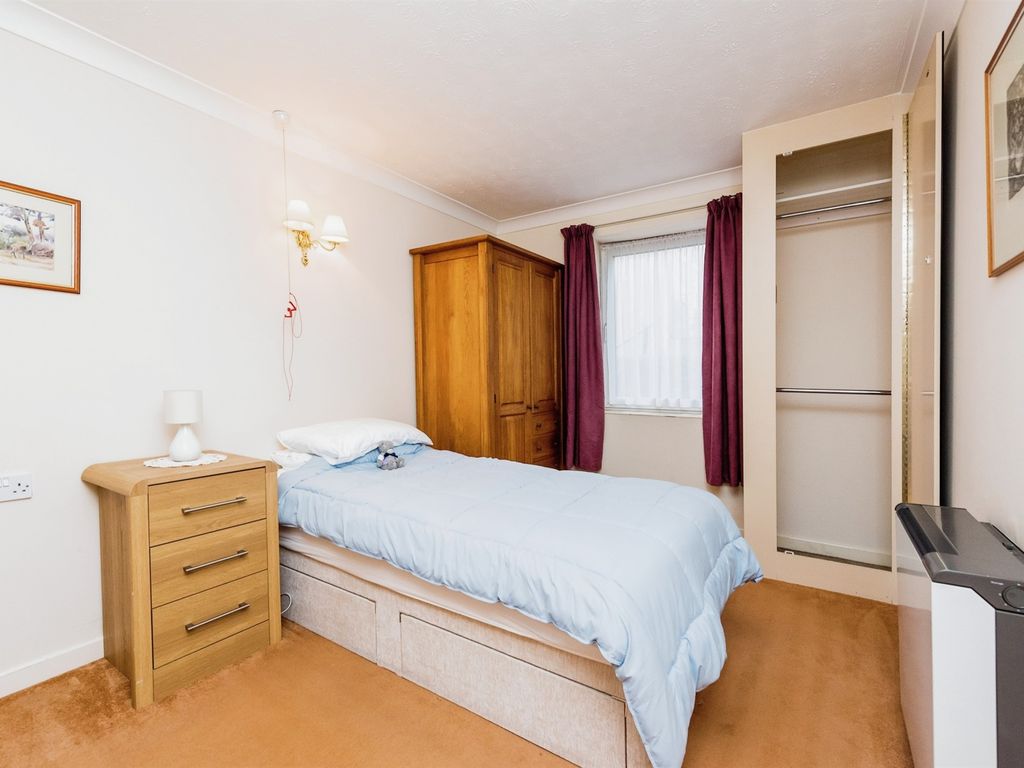 1 bed flat for sale in Midland Drive, Sutton Coldfield B72, £95,000