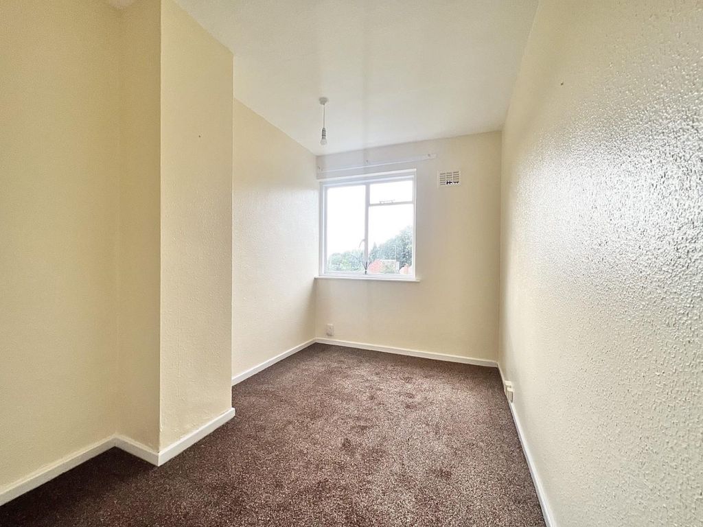 3 bed flat for sale in Bushwood Road, Selly Oak, Birmingham B29, £120,000