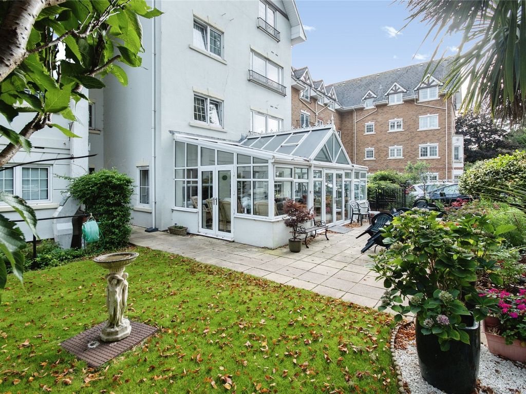 1 bed flat for sale in Lansdowne Road, Bournemouth BH1, £90,000