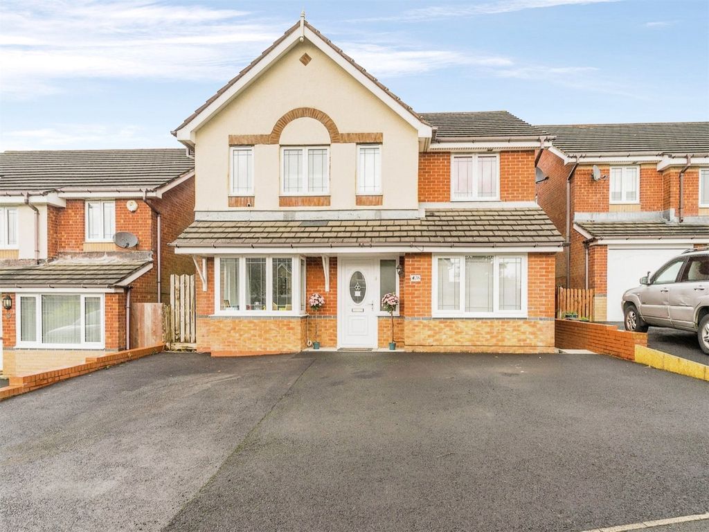 5 bed detached house for sale in Willow Drive, Nelson BB9, £270,000