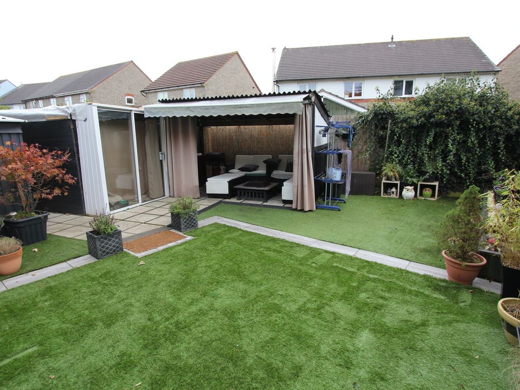 3 bed end terrace house for sale in Clos Ogney, Llantwit Major CF61, £240,000