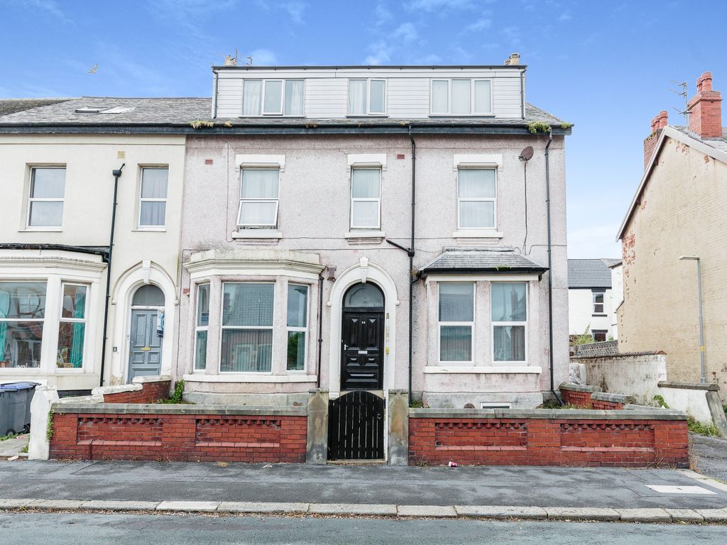 6 bed flat for sale in Raikes Parade, Blackpool FY1, £215,000