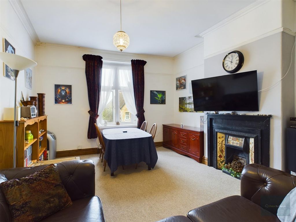 1 bed flat for sale in Wingfield Road, Trowbridge BA14, £156,000