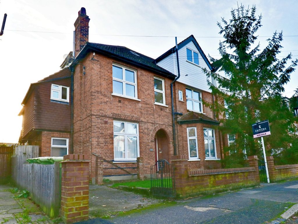 1 bed flat for sale in Highland Road, Bromley BR1, £229,000