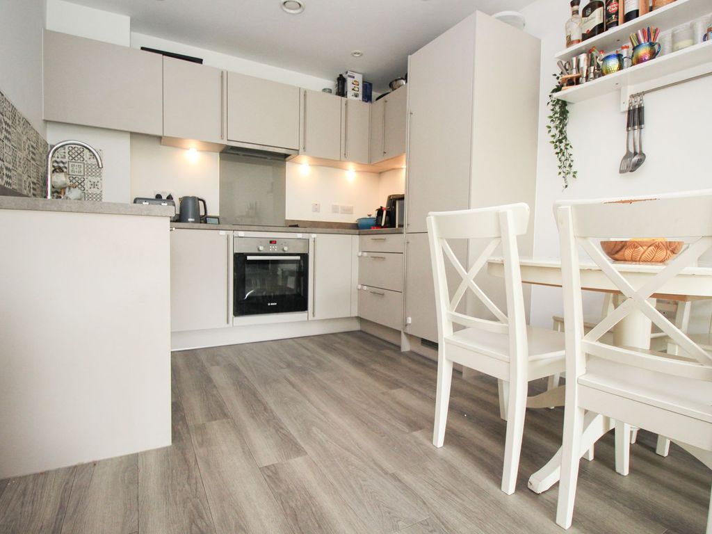 2 bed flat for sale in Keel Road, Woolston SO19, £240,000