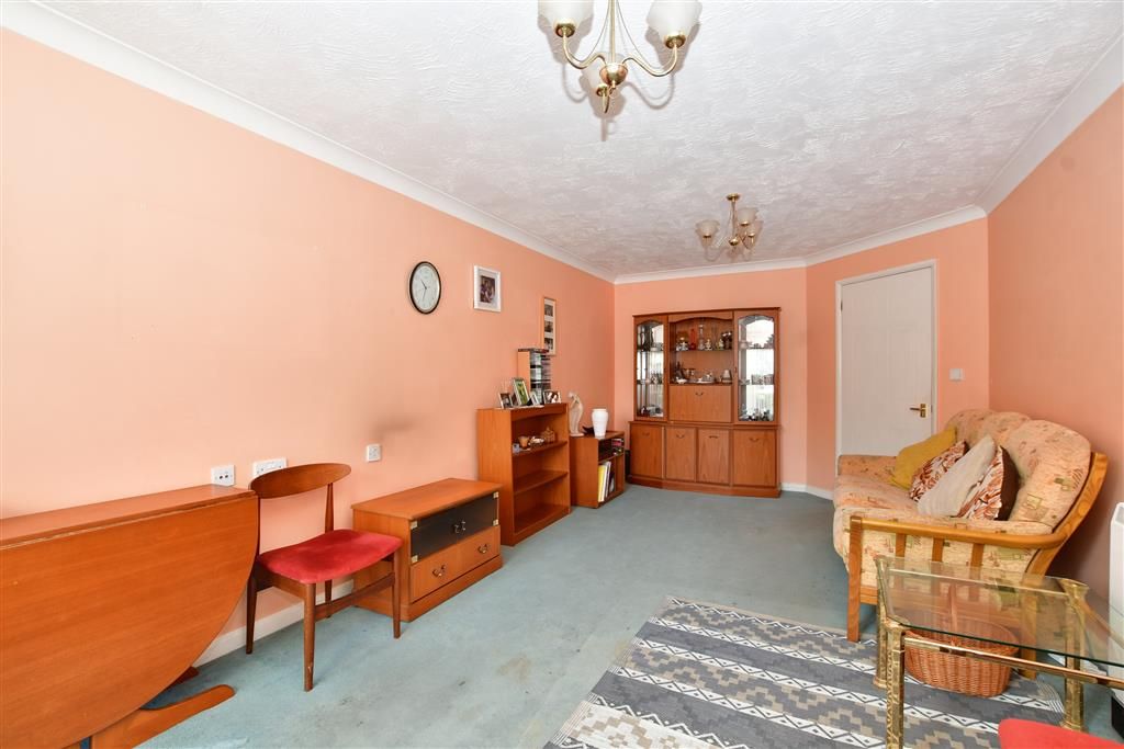 1 bed flat for sale in Cranley Gardens, Wallington, Surrey SM6, £150,000