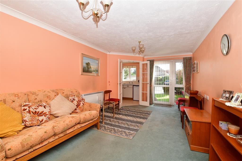 1 bed flat for sale in Cranley Gardens, Wallington, Surrey SM6, £150,000