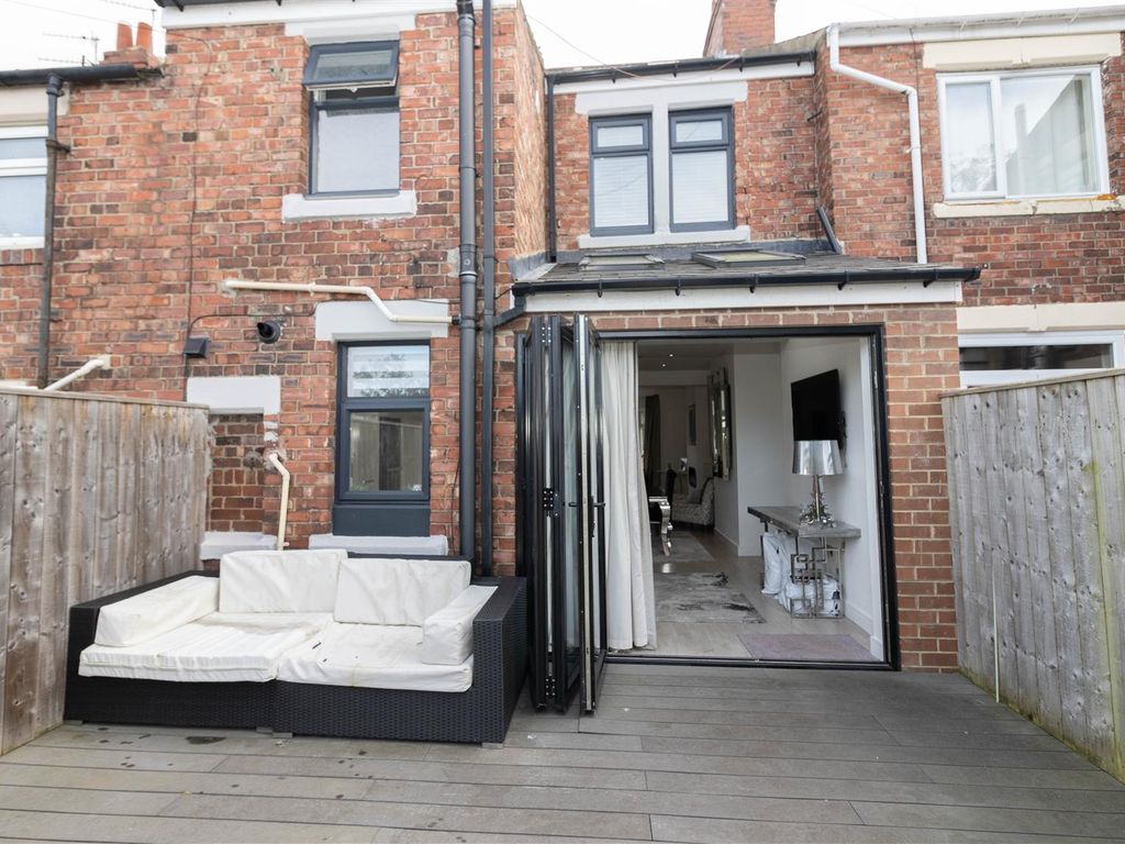 3 bed property for sale in Park Terrace, Dunston, Gateshead NE11, £185,000