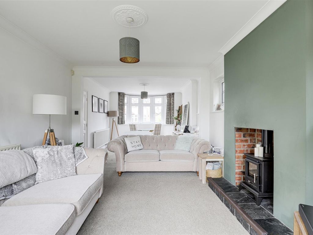3 bed detached house for sale in Castleton Avenue, Arnold, Nottinghamshire NG5, £300,000