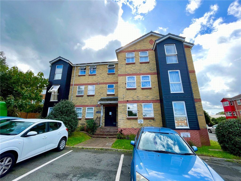 2 bed flat for sale in Slade Road, Ryde, Isle Of Wight PO33, £95,000