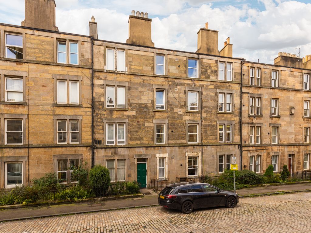1 bed flat for sale in 8/6 Downfield Place, Edinburgh EH11, £155,000