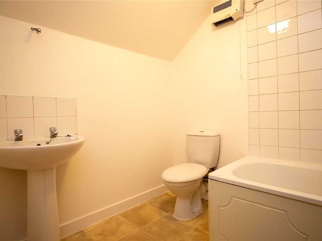 2 bed flat for sale in Gloucester Road North, Bristol BS7, £185,000