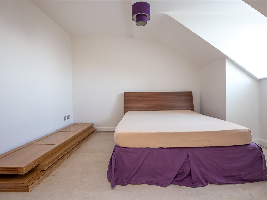 2 bed flat for sale in Gloucester Road North, Bristol BS7, £185,000