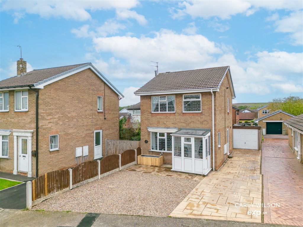 3 bed detached house for sale in Delta Way, Maltby, Rotherham S66, £190,000