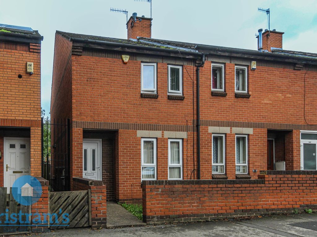 2 bed end terrace house for sale in Alfreton Road, Nottingham NG7, £140,000