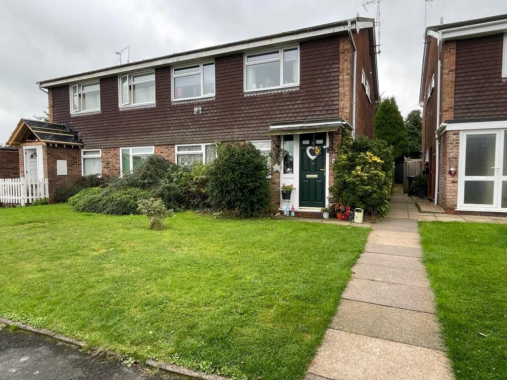 2 bed flat for sale in Guthlaxton Avenue, Lutterworth LE17, £170,000