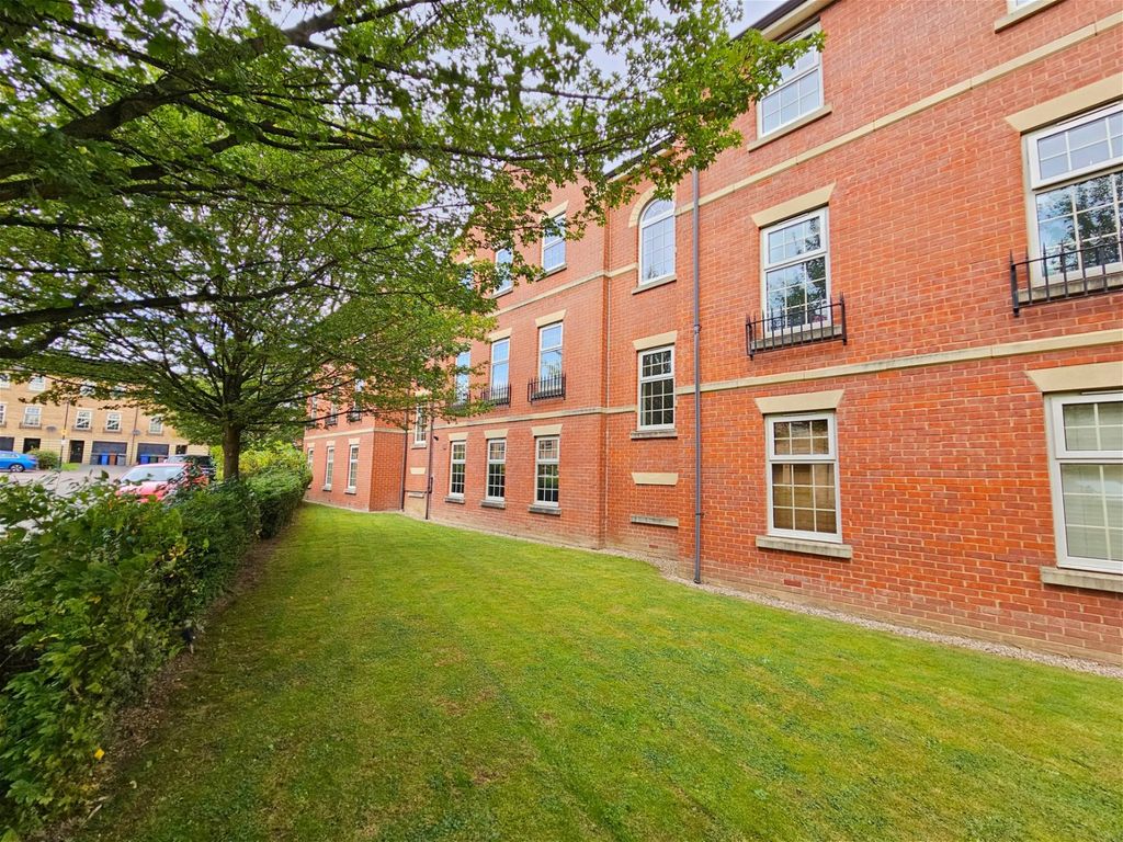 2 bed flat for sale in Cornfall Place, Barnsley S70, £95,000