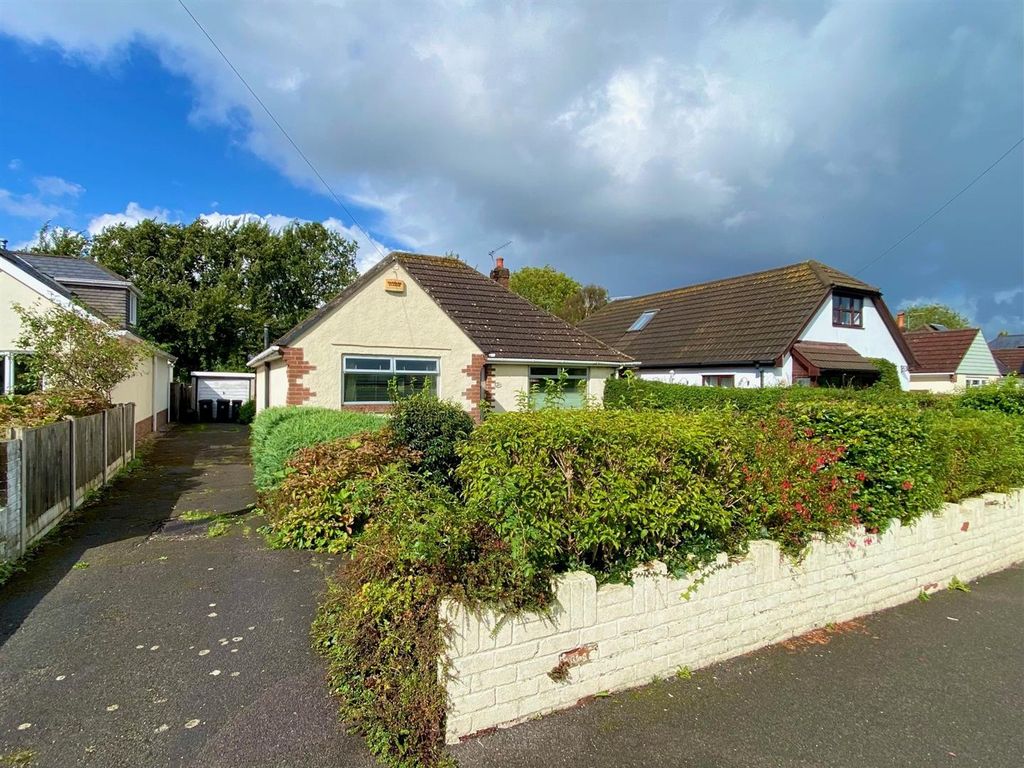 2 bed detached bungalow for sale in Whitehayes Road, Burton, Christchurch BH23, £300,000