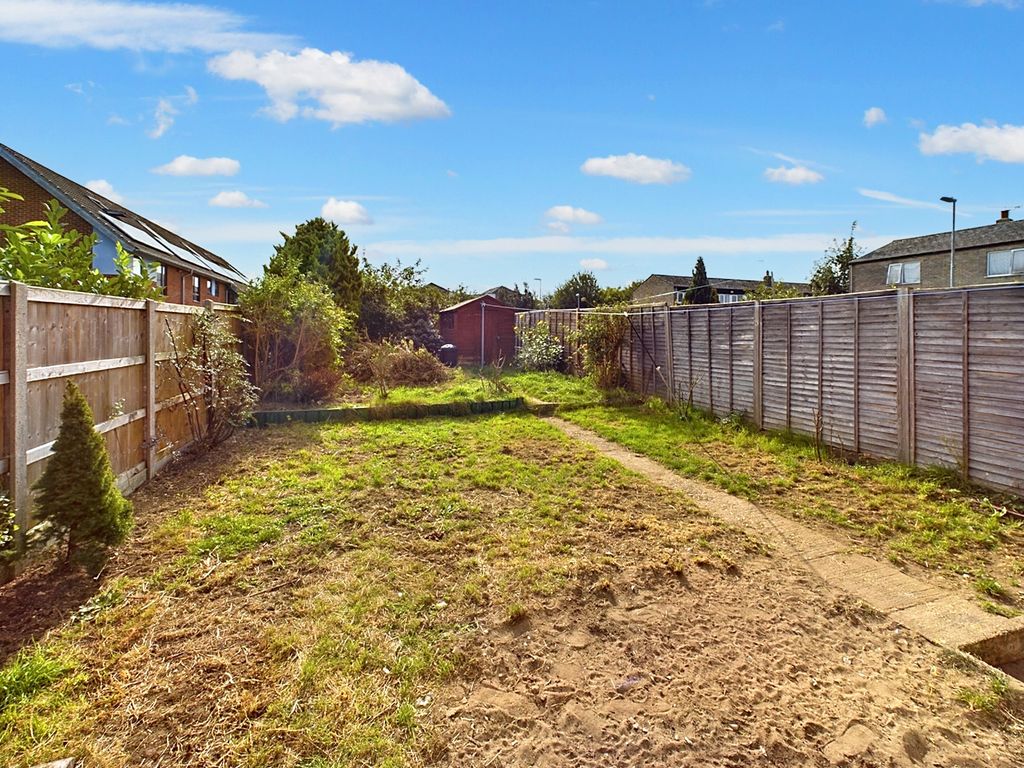 3 bed terraced house for sale in Ulfkell Road, Thetford, Norfolk IP24, £180,000