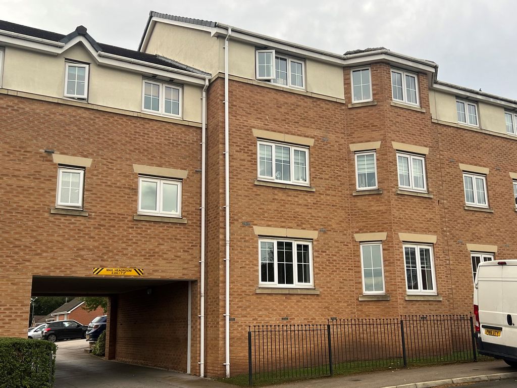 2 bed flat for sale in Roundhouse Crescent, Worksop S81, £99,950