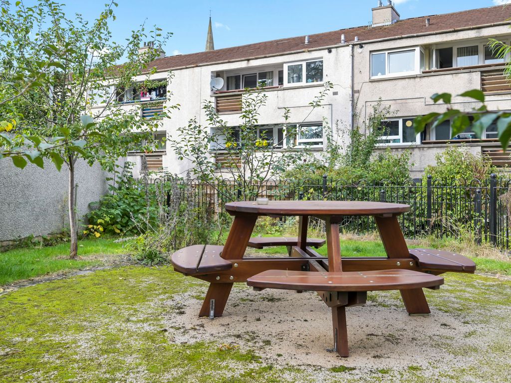 1 bed flat for sale in 4/2 Andrew Wood Court, Edinburgh EH6, £170,000
