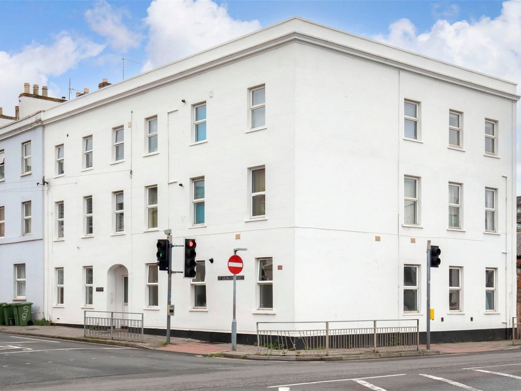 2 bed flat for sale in St Georges Court, St. Georges Street, Cheltenham GL50, £157,750