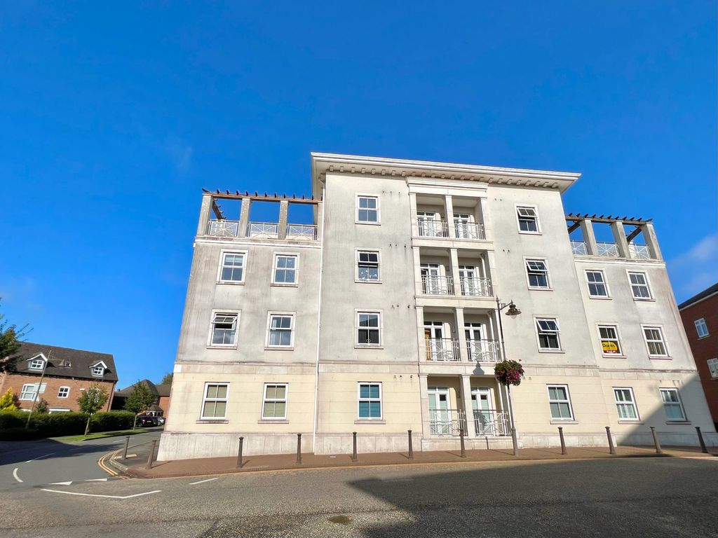 2 bed flat for sale in South Terrace, Main Street, Dickens Heath B90, £255,000