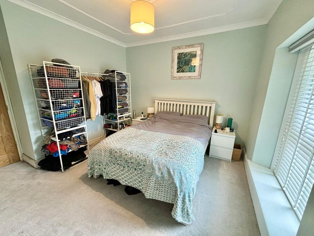 3 bed detached house for sale in Gelligron Road, Pontardawe, Swansea. SA8, £265,000