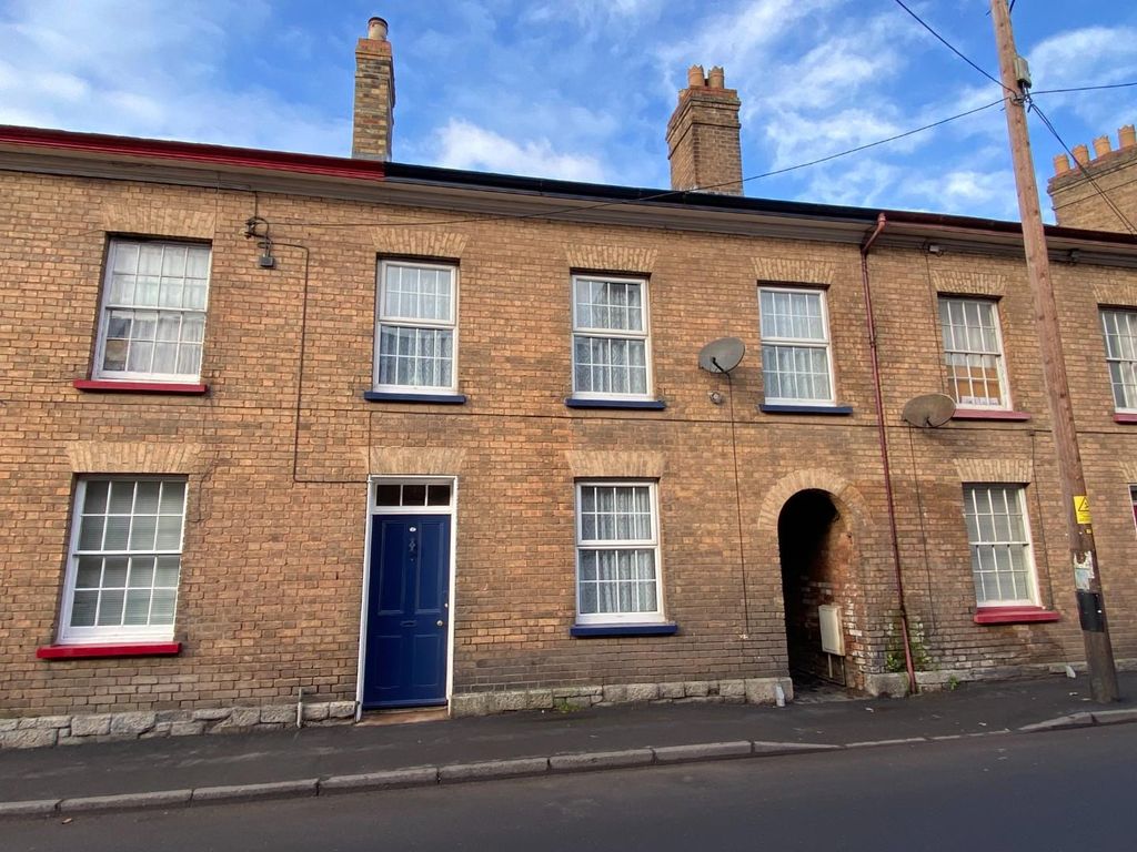 2 bed terraced house for sale in Church Street, Tiverton EX16, £160,000