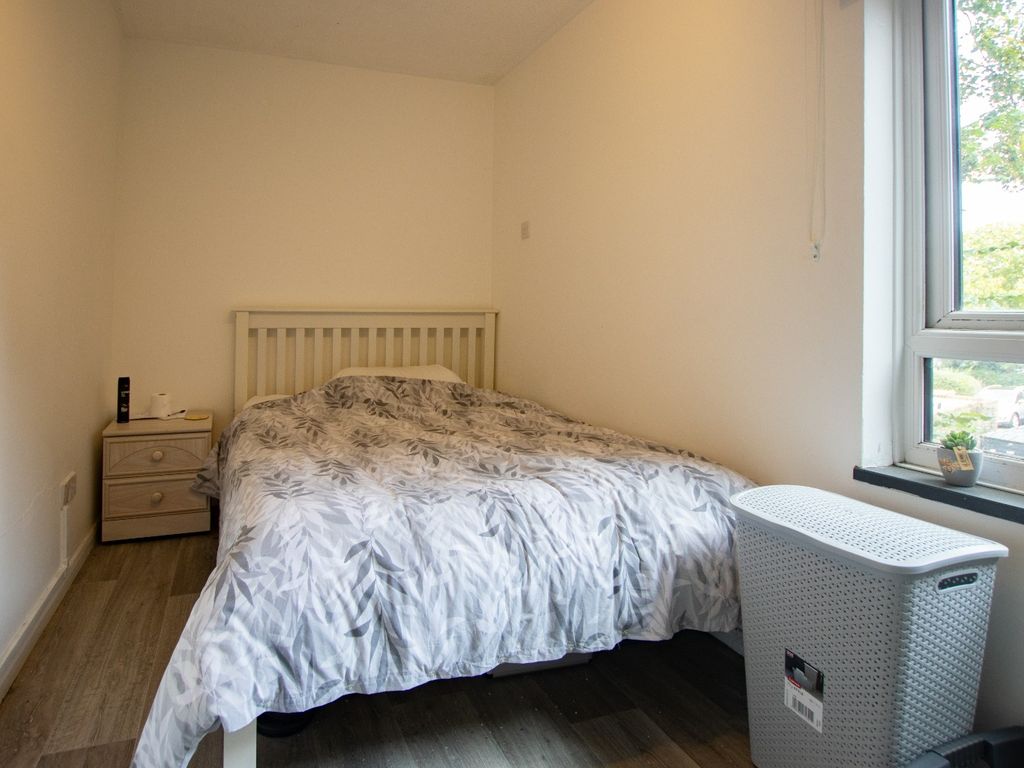 1 bed flat for sale in St. Nicholas Close, King's Lynn, Norfolk PE30, £50,000